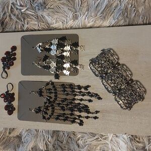 Goth Black Silver Red Gun Metal Jewelry Earrings and Stretch Bracelet Lot of 4